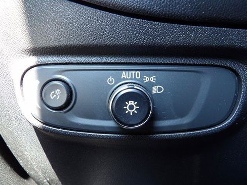 Used 2020 Chevrolet Equinox LT FWD image 19