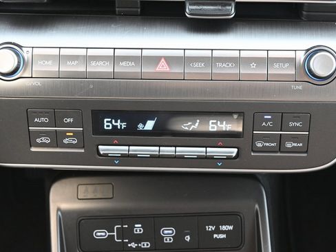 Used 2024 Hyundai Kona SEL w/ Convenience Package image 18