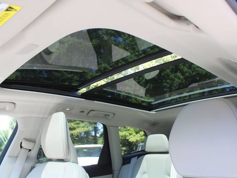 Used 2022 Volvo XC60 B5 Inscription w/ Advanced Package FWD image 55