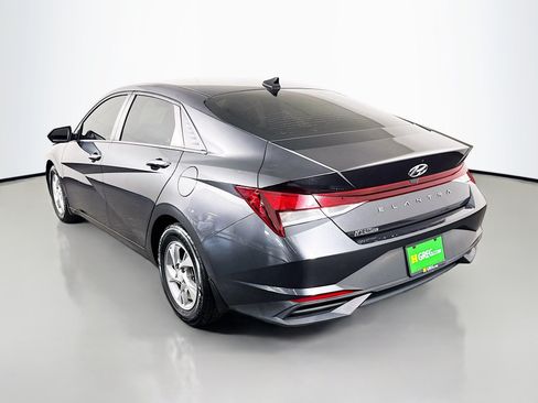 Used 2022 Hyundai Elantra SE FWD image 7