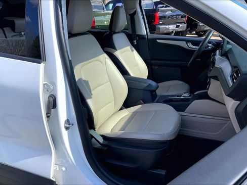 Used 2021 Ford Escape SEL image 9