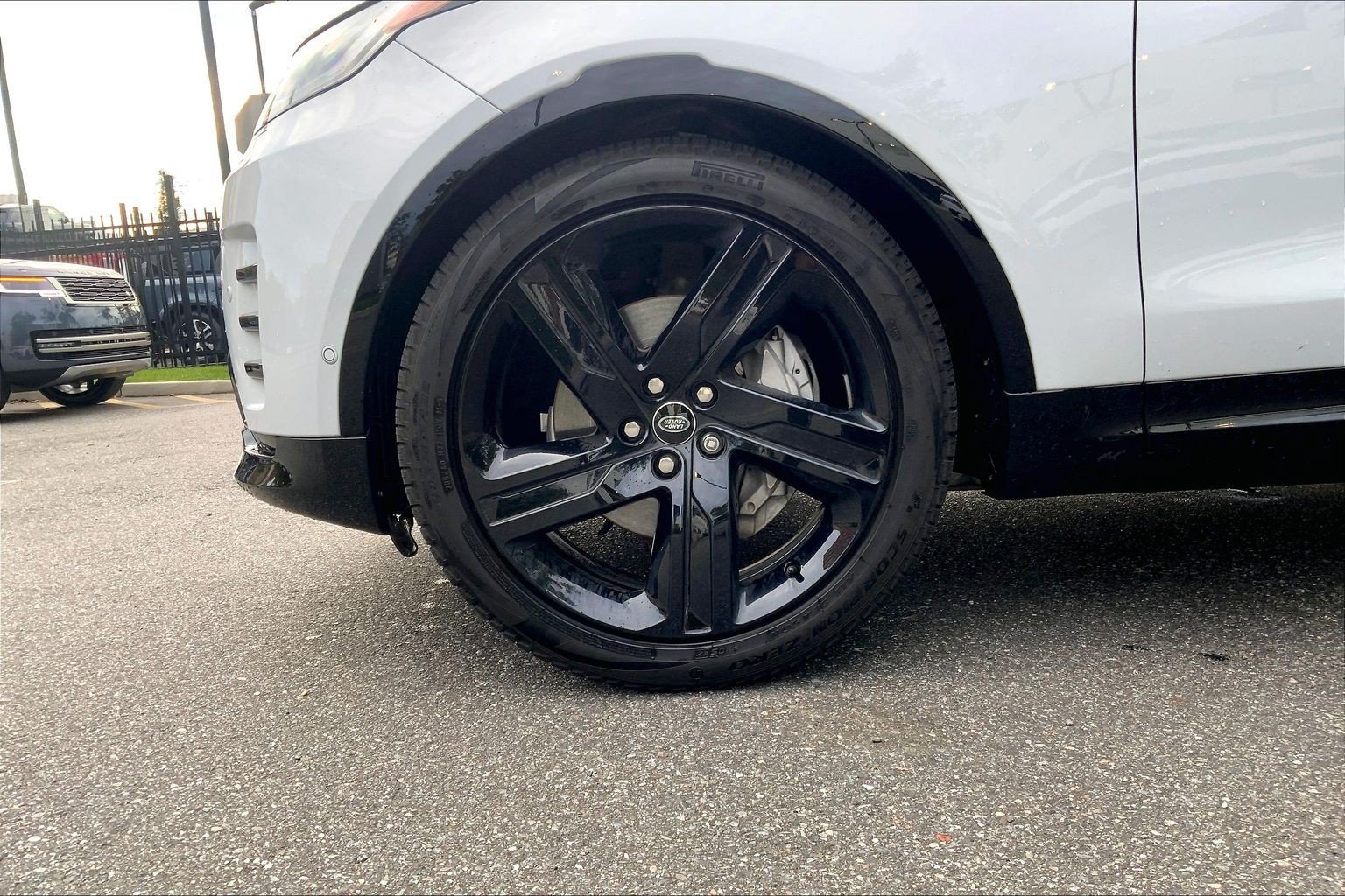 Used 2023 Land Rover Discovery S R-Dynamic AWD/4WD image 5