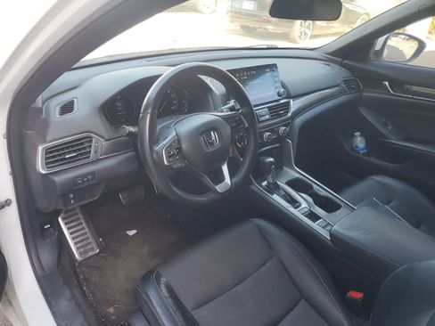 Used 2018 Honda Accord Sport image 2
