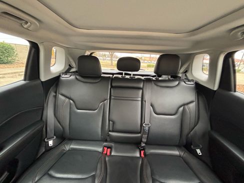 Used 2018 Jeep Compass Limited w/ Navigation Group image 31