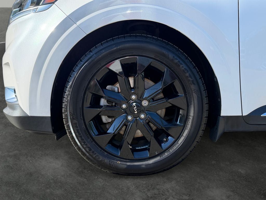 Used 2022 Kia Carnival SX Prestige FWD image 4