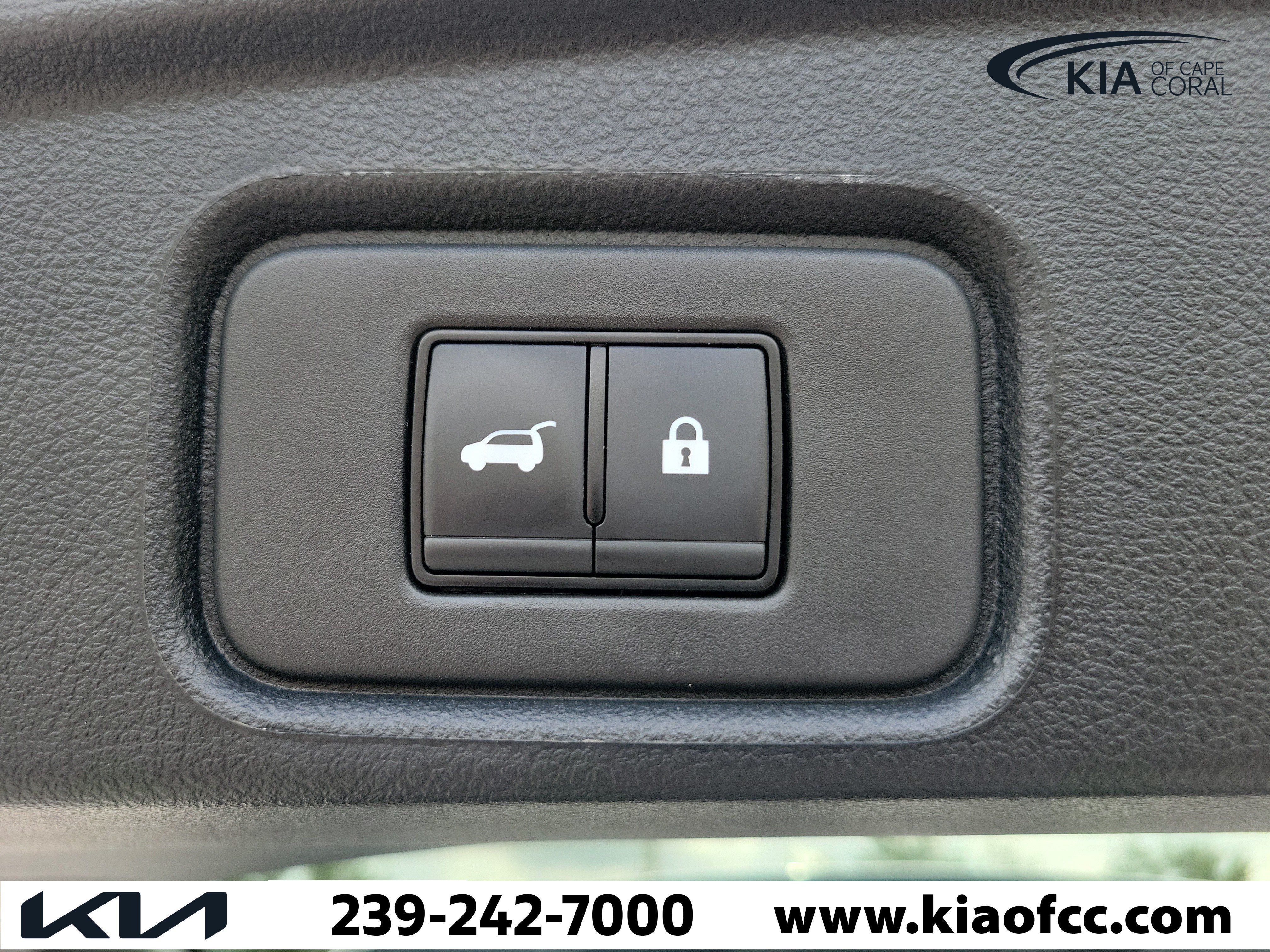 Used 2025 Nissan Pathfinder SL w/ Black Appearance Package FWD image 12