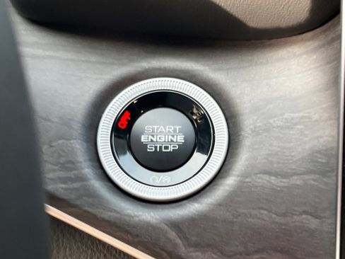 New 2025 Jeep Grand Cherokee Limited w/ Black Appearance Package image 42