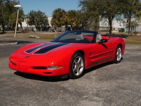 Used 2000 Chevrolet Corvette Convertible image 8