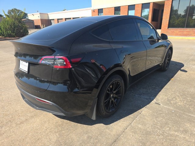 Used 2021 Tesla Model Y Long Range AWD/4WD image 2