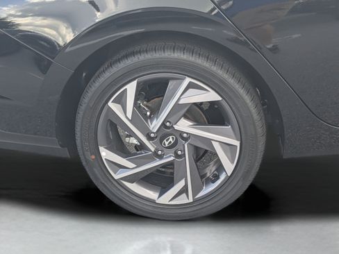 New 2026 Hyundai Elantra Limited FWD image 33