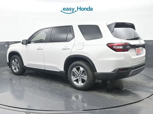 New 2025 Honda Pilot EX-L image 5