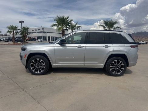 New 2025 Jeep Grand Cherokee Overland w/ Luxury Tech Group IV image 2