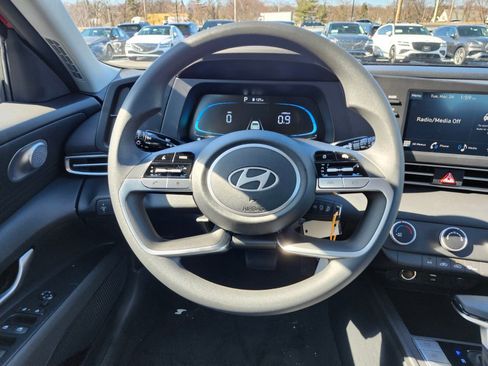 New 2026 Hyundai Elantra SE FWD image 13