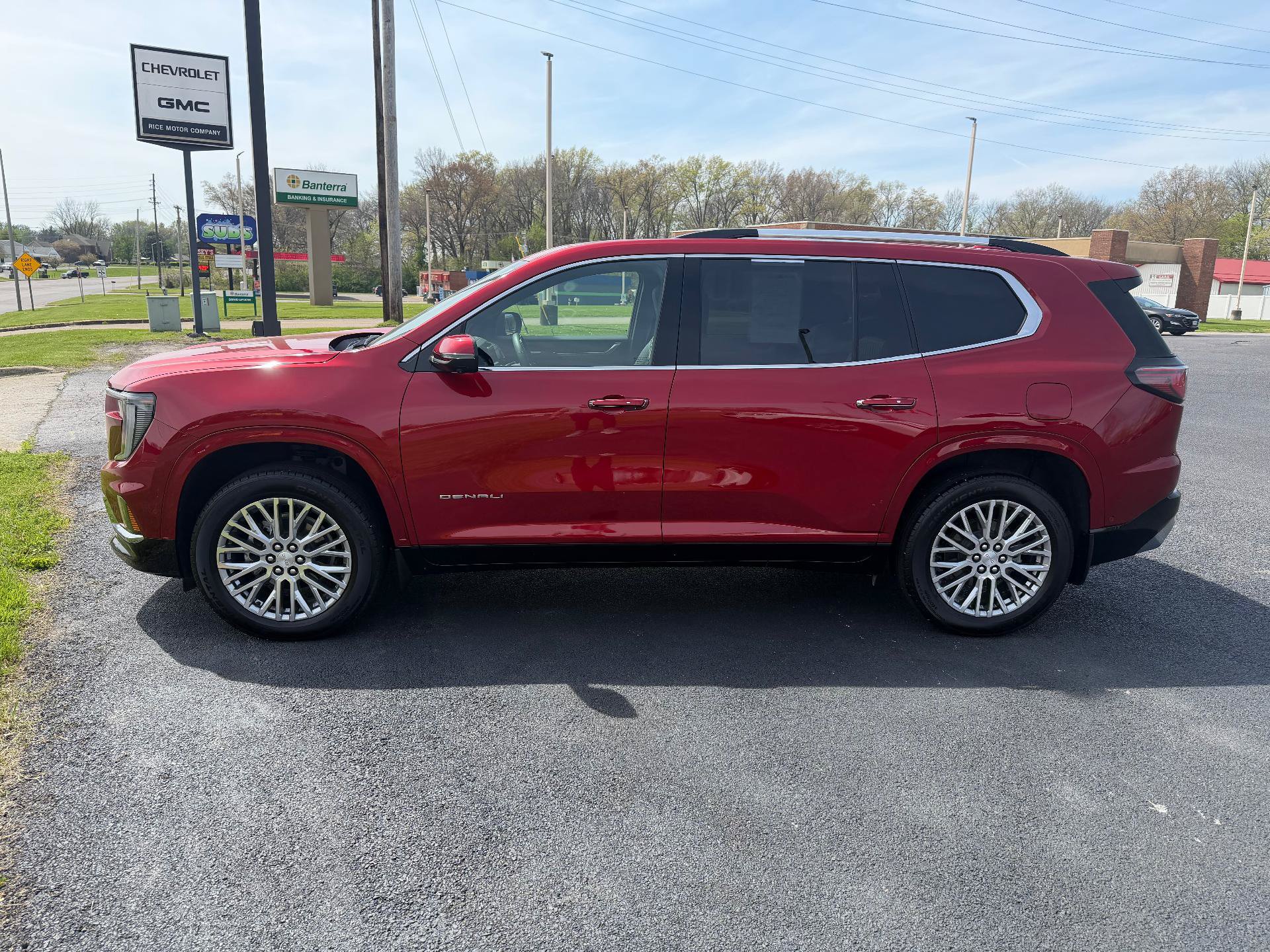Used 2026 GMC Acadia Denali w/ Super Cruise Package FWD image 2