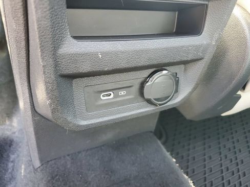 Used 2021 Volkswagen Tiguan SE AWD/4WD image 11