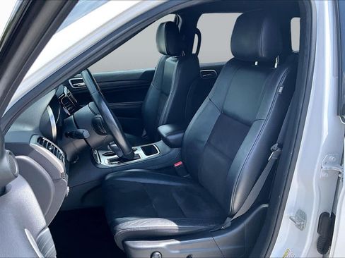 Used 2019 Jeep Grand Cherokee Altitude RWD image 8