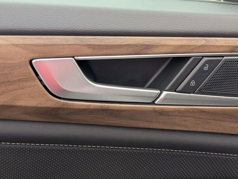 New 2026 Volkswagen Atlas SE image 12