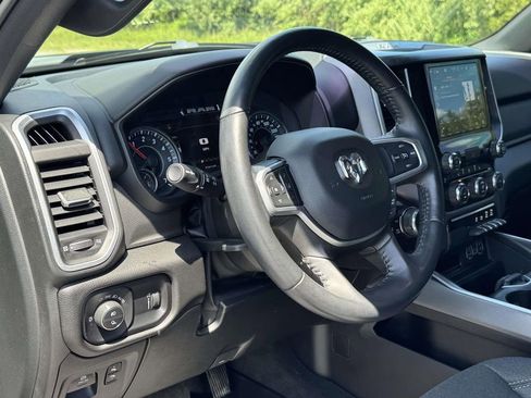 Used 2022 RAM 1500 Big Horn AWD/4WD image 3
