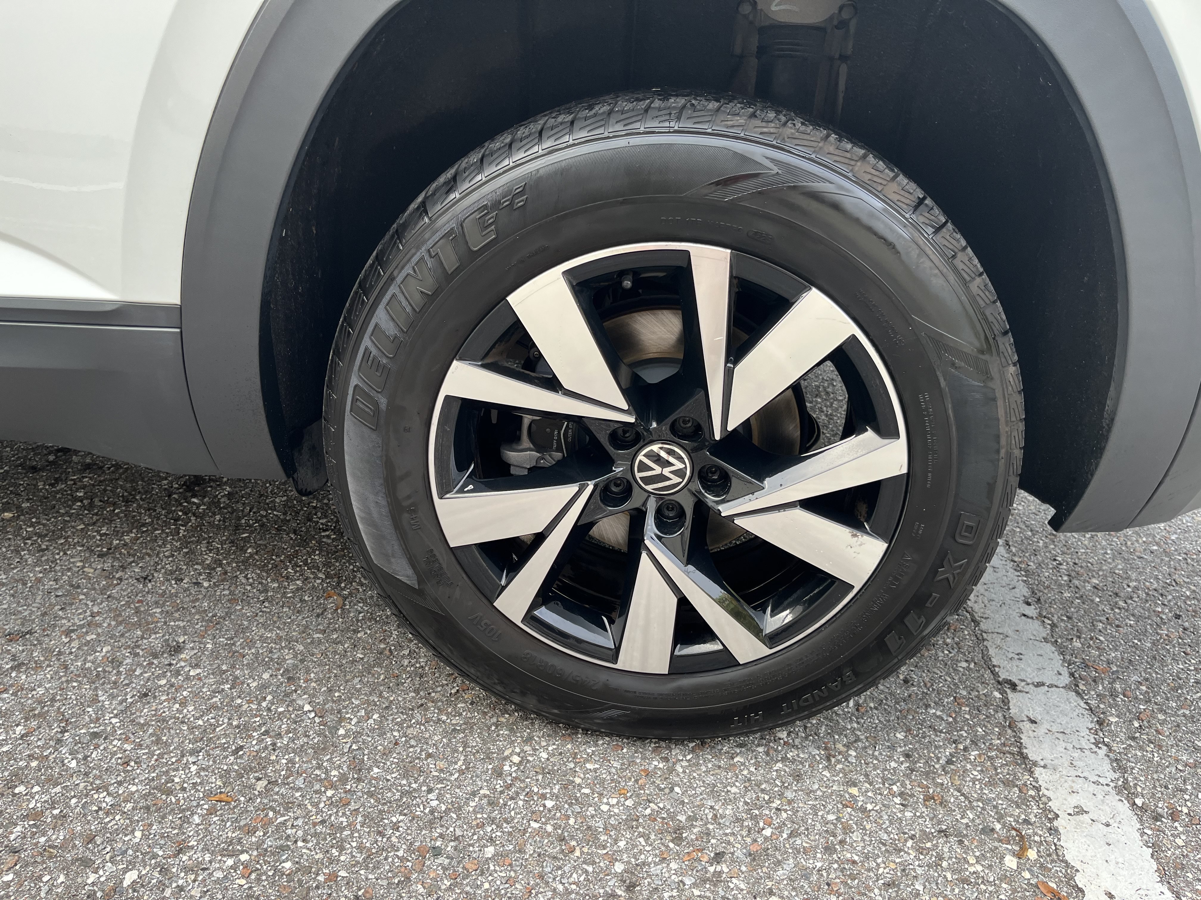Used 2022 Volkswagen Atlas Cross Sport SE FWD image 11