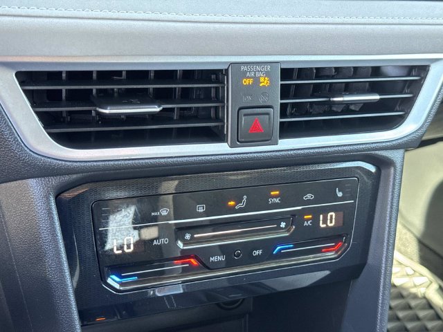 Certified 2025 Volkswagen Taos SE FWD image 15