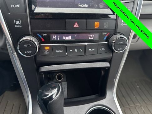 Used 2015 Toyota Camry XLE image 25