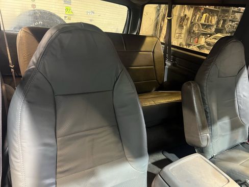 Used 1995 Ford Bronco XLT image 12