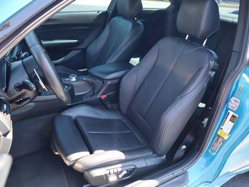 Used 2017 BMW M2 RWD image 2