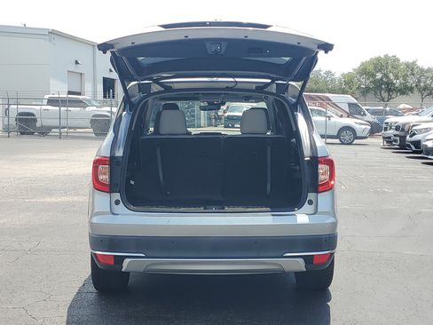 Used 2019 Honda Pilot Touring image 9