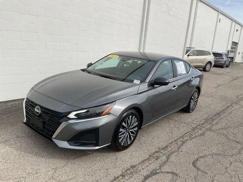 Used 2025 Nissan Altima 2.5 SV image 28