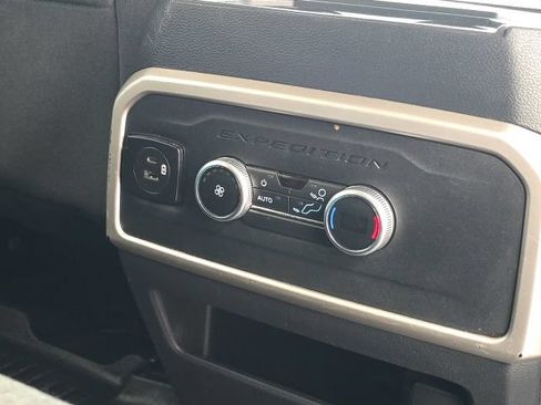 Certified 2022 Ford Expedition XLT RWD image 19