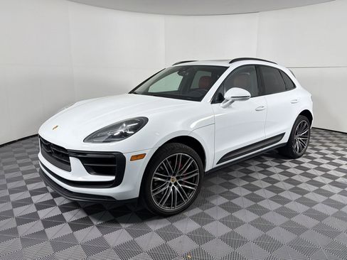 Certified 2023 Porsche Macan S image 1