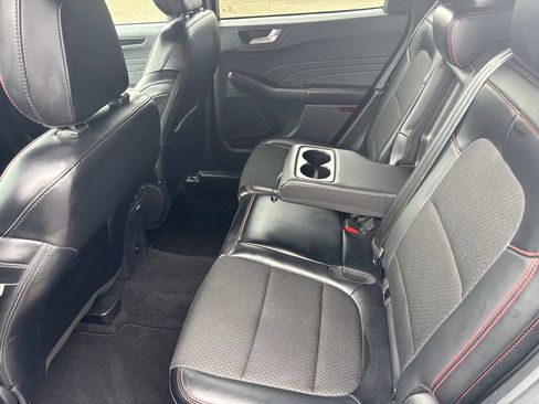 Used 2025 Ford Escape ST-Line Select AWD/4WD image 18
