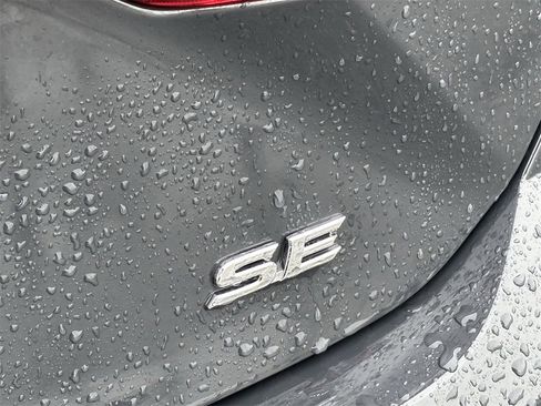 Used 2025 Toyota Camry SE image 6