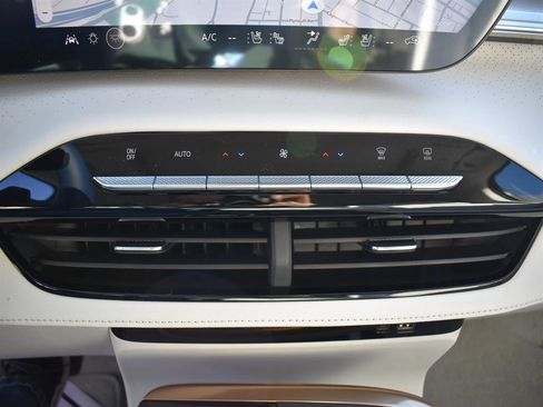 New 2026 Buick Enclave Avenir w/ Super Cruise Package image 19