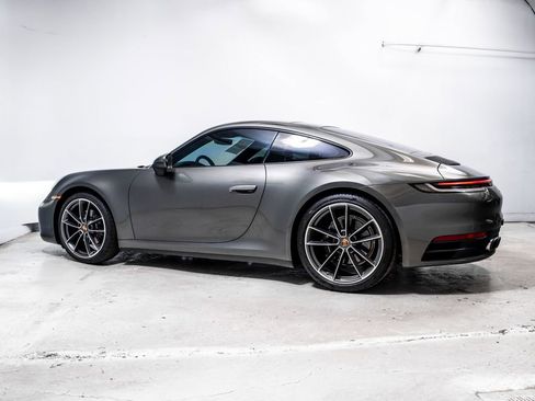 Certified 2020 Porsche 911 Carrera image 2