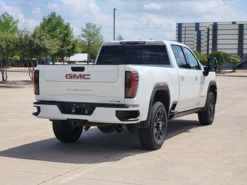 Used 2024 GMC Sierra 2500 AT4 w/ AT4 Premium Plus Package image 5
