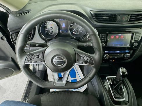 Used 2018 Nissan Rogue SV AWD/4WD image 12