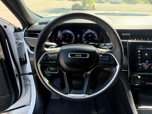 Used 2024 Jeep Grand Cherokee L Laredo AWD/4WD image 16