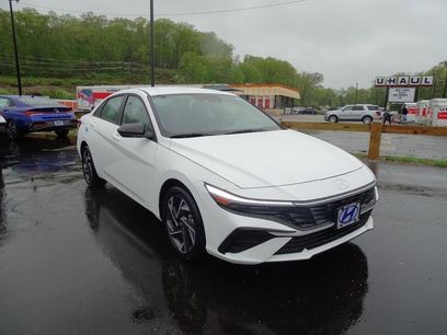 New 2025 Hyundai Elantra SEL