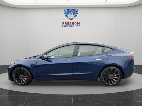 Used 2022 Tesla Model 3 Performance image 3