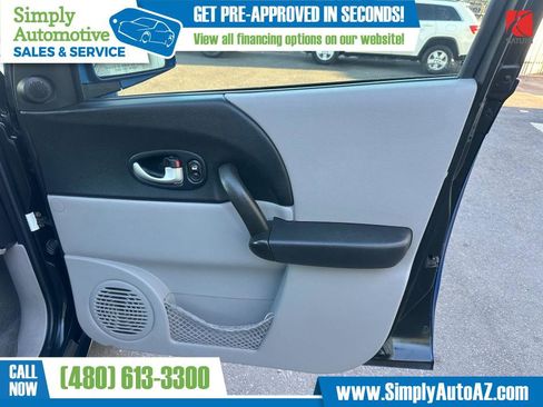 Used 2005 Saturn Vue 2WD V6 w/ Safe & Sound Pkg image 20