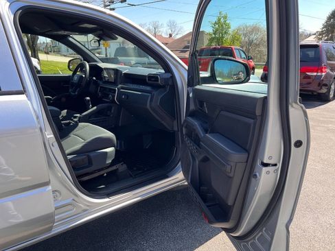 Used 2024 Toyota Tacoma SR image 32