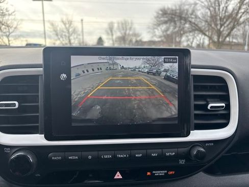 Certified 2023 Hyundai Venue Limited w/ Cargo Package image 21