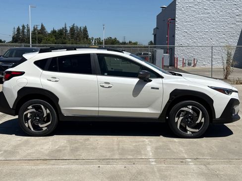 New 2026 Subaru Crosstrek 2.5i Limited w/ Crosstrek Mirror Package AWD/4WD image 2