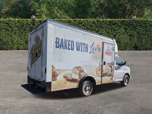 Used 2021 Chevrolet Express 3500 w/ Power Convenience Package image 4