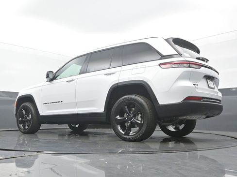 New 2025 Jeep Grand Cherokee Altitude image 48