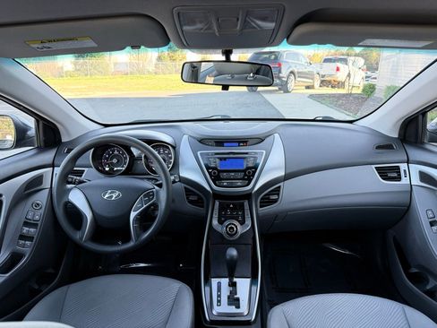 Used 2013 Hyundai Elantra GLS image 24
