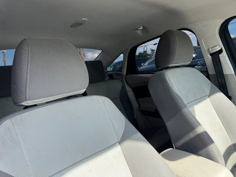 Used 2014 Ford Focus SE FWD image 17