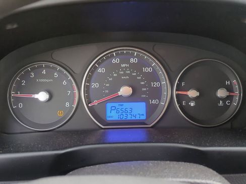 Used 2010 Hyundai Santa Fe GLS image 16