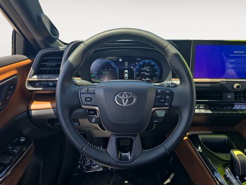 Certified 2026 Toyota Crown w/ Carpet Mat Package (TMS) AWD/4WD image 12